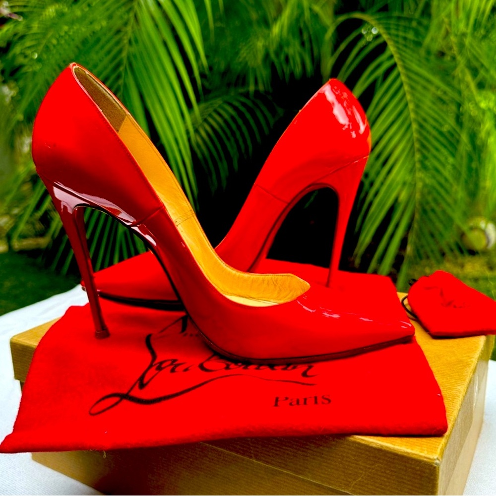 Christian louboutin size 39 so Kate’s in red